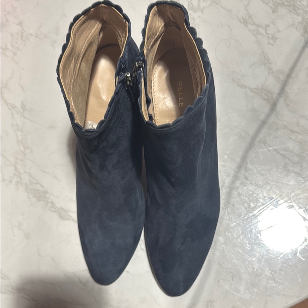 Pelle Moda Women's Dark Blue Ankle Booties